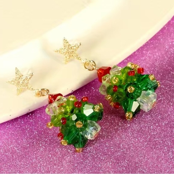 Beaded Christmas Tree Earrings - Picture 4 of 6